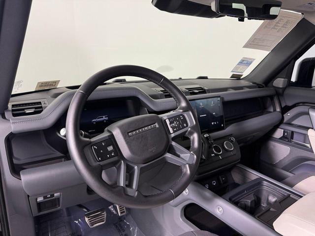 Photo of 2024 Santorini Black Land Rover Defender