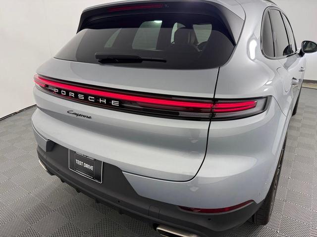 Photo of 2025 Dolomite Silver Metallic Porsche Cayenne
