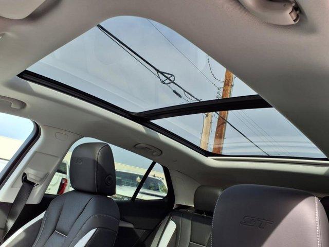 Photo of 2025 Brilliant Red Buick Envision