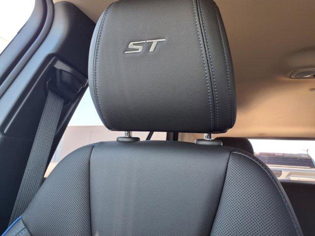 Photo of 2026 Summit White Buick Encore GX