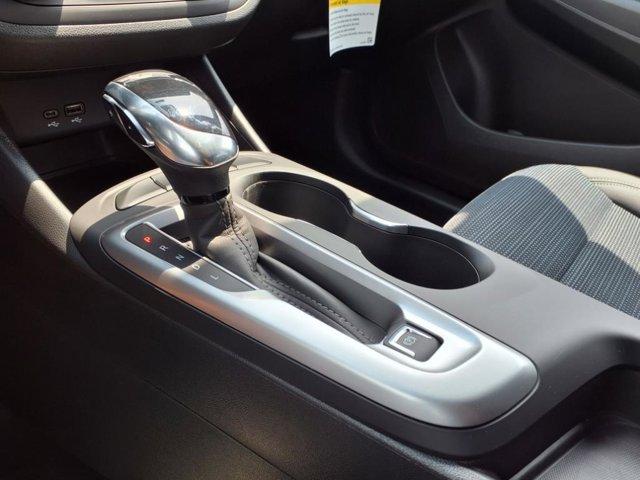 Photo of 2025 Summit White Buick Envista