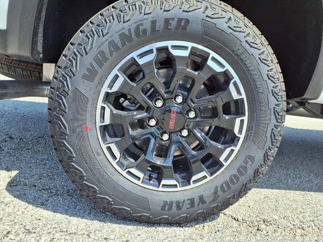 Photo of 2026 Summit White GMC Canyon