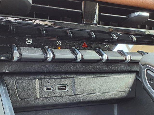 Photo of 2026 Summit White GMC Canyon