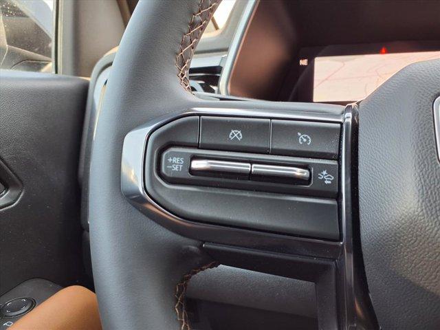 Photo of 2026 Summit White GMC Canyon