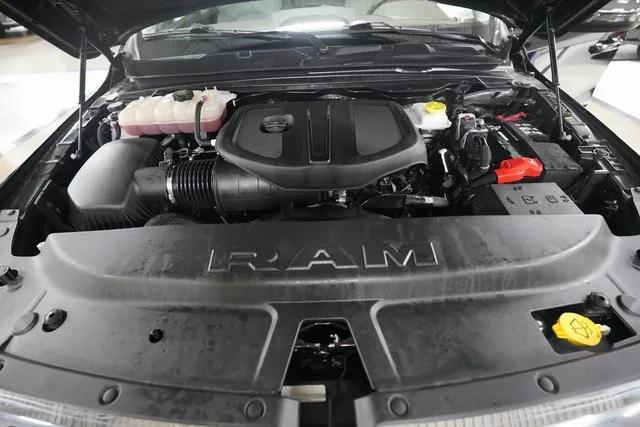 Photo of 2025 Diamond Black Crystal Pearlcoat RAM 1500