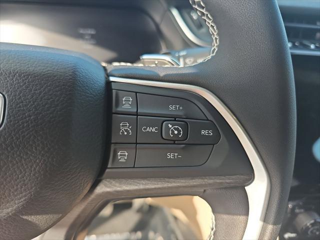 Photo of 2025 Bright White Clearcoat Jeep Grand Cherokee L