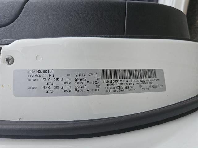 Photo of 2020 Bright White Clearcoat Chrysler Pacifica