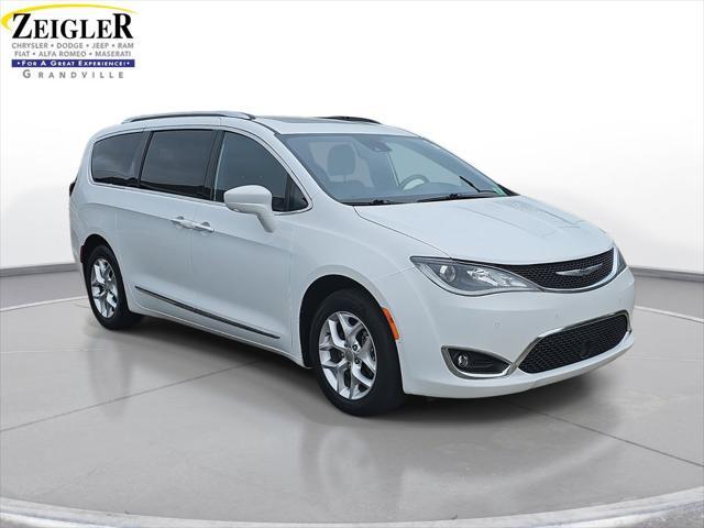 Photo of 2020 Bright White Clearcoat Chrysler Pacifica