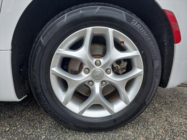 Photo of 2020 Bright White Clearcoat Chrysler Pacifica