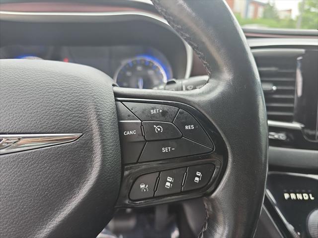 Photo of 2020 Bright White Clearcoat Chrysler Pacifica