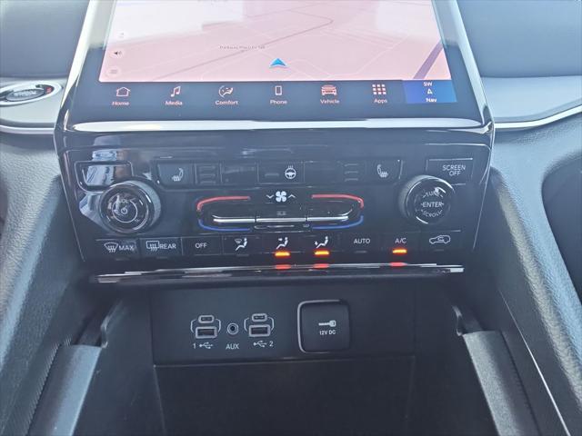 Photo of 2025 Diamond Black Crystal Pearlcoat Jeep Grand Cherokee L