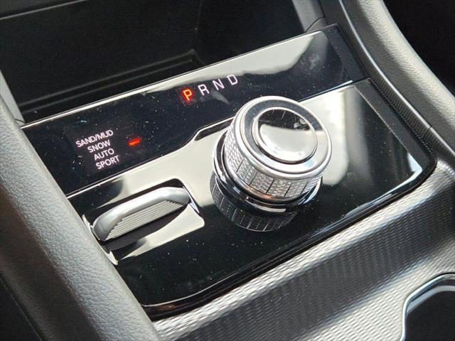 Photo of 2025 Diamond Black Crystal Pearlcoat Jeep Grand Cherokee L