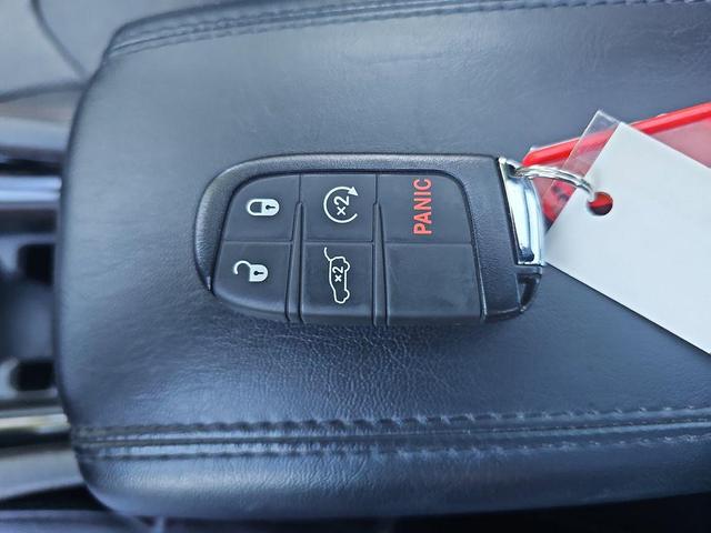 Photo of 2023 Redline Pearlcoat Jeep Compass