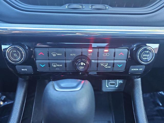 Photo of 2023 Redline Pearlcoat Jeep Compass