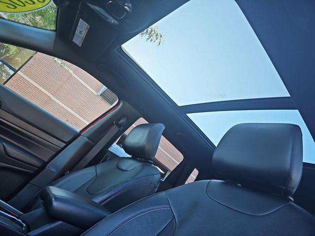 Photo of 2023 Redline Pearlcoat Jeep Compass