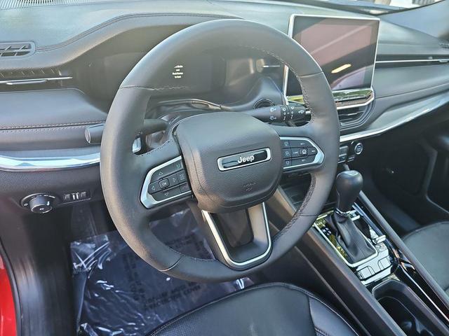 Photo of 2023 Redline Pearlcoat Jeep Compass