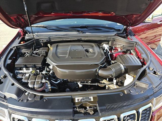 Photo of 2022 Velvet Red Pearlcoat Jeep Grand Cherokee