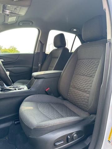 Photo of 2018 Summit White Chevrolet Equinox