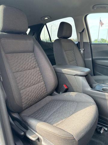 Photo of 2018 Summit White Chevrolet Equinox