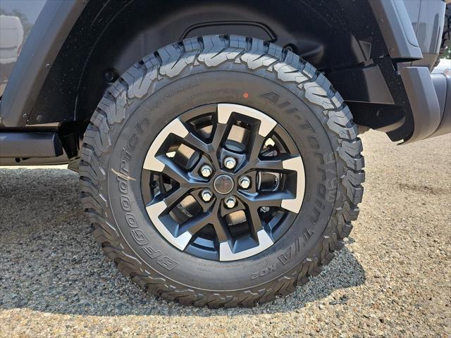 Photo of 2025 Granite Crystal Metallic Clearcoat Jeep Wrangler