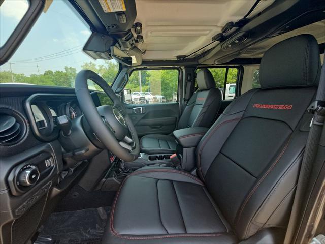 Photo of 2025 Granite Crystal Metallic Clearcoat Jeep Wrangler