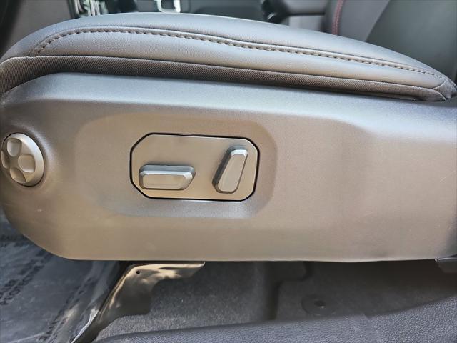 Photo of 2025 Granite Crystal Metallic Clearcoat Jeep Wrangler