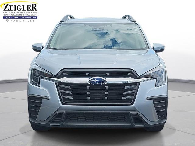 Photo of 2023 Ice Silver Metallic Subaru Ascent