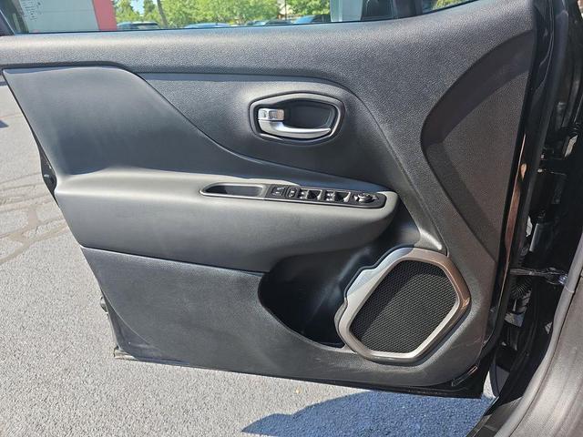 Photo of 2022 Black Clearcoat Jeep Renegade