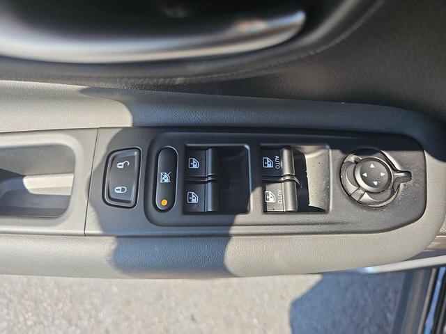 Photo of 2022 Black Clearcoat Jeep Renegade