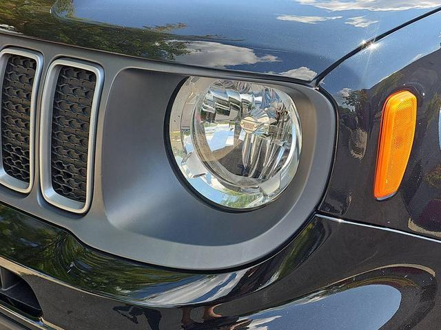 Photo of 2022 Black Clearcoat Jeep Renegade