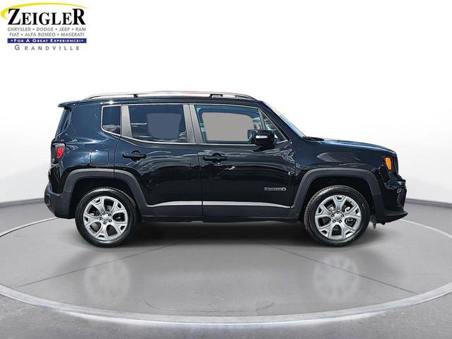 Photo of 2022 Black Clearcoat Jeep Renegade