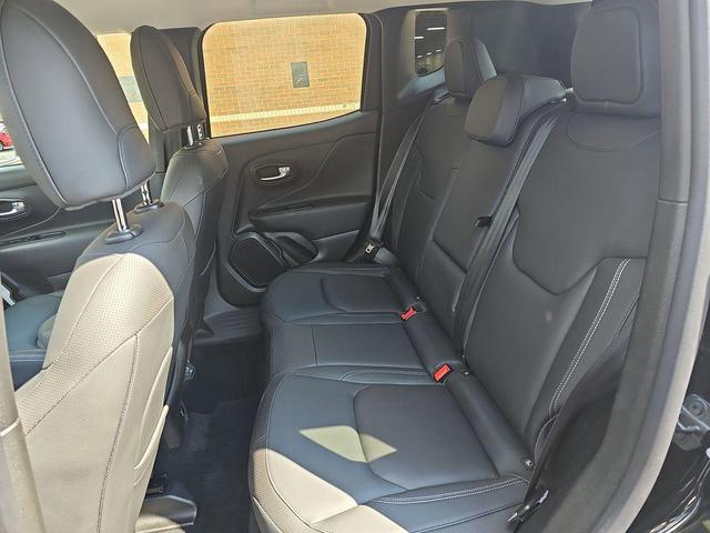 Photo of 2022 Black Clearcoat Jeep Renegade