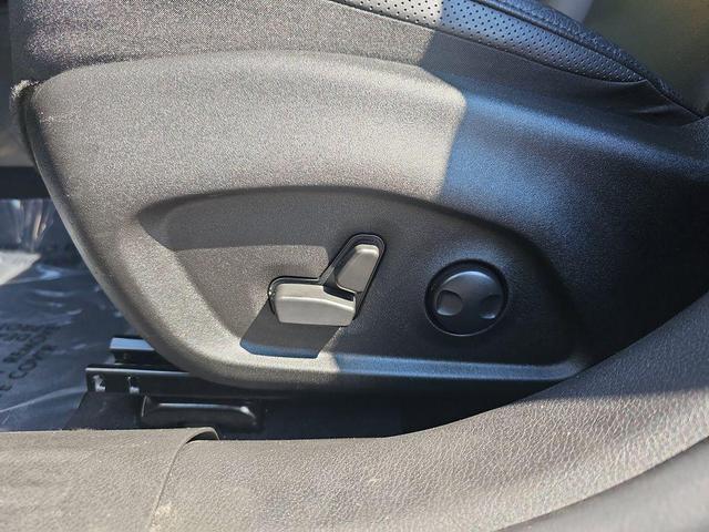 Photo of 2022 Black Clearcoat Jeep Renegade
