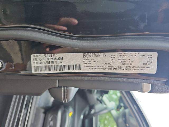 Photo of 2022 Diamond Black Crystal Pearlcoat Jeep Grand Cherokee