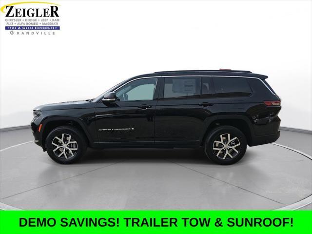 Photo of 2025 Diamond Black Crystal Pearlcoat Jeep Grand Cherokee L