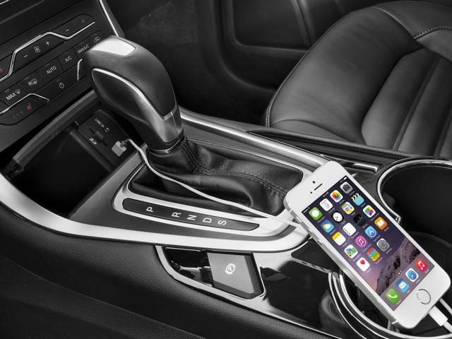 Photo of 2018 Oxford White Ford Edge