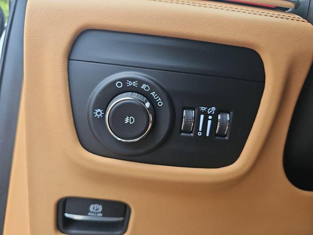 Photo of 2024 Bright White Clearcoat Jeep Grand Cherokee L