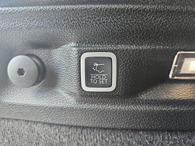 Photo of 2024 Bright White Clearcoat Jeep Grand Cherokee L