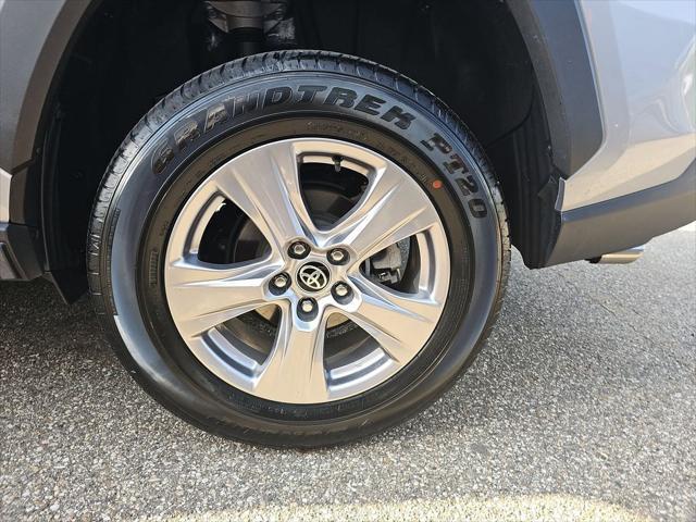 Photo of 2024 Silver Sky Metallic Toyota RAV4