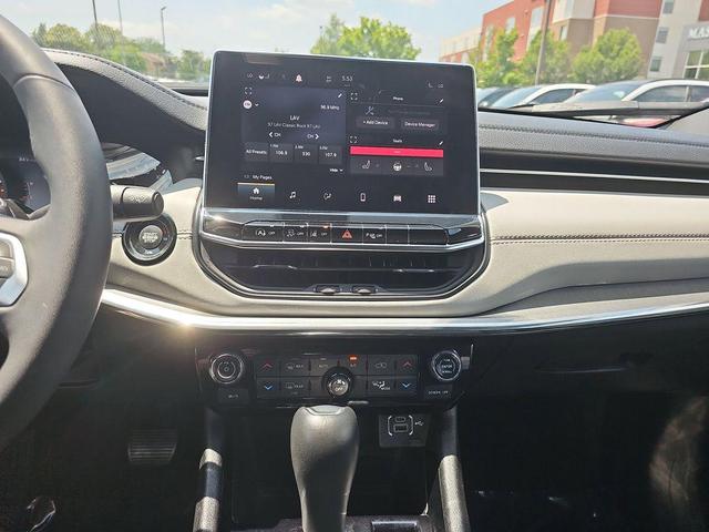 Photo of 2024 Hydro Blue Pearlcoat Jeep Compass