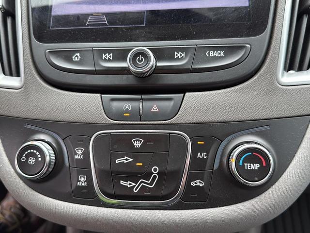 Photo of 2021 Summit White Chevrolet Malibu