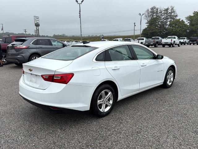 Photo of 2021 Summit White Chevrolet Malibu