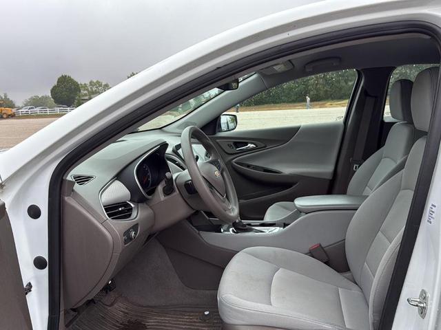 Photo of 2021 Summit White Chevrolet Malibu