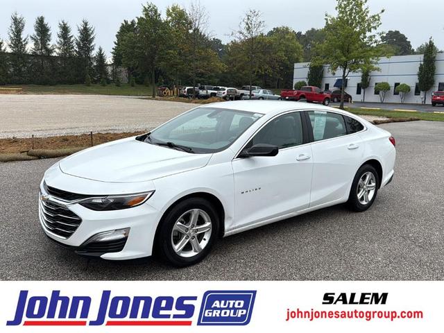Photo of 2021 Summit White Chevrolet Malibu