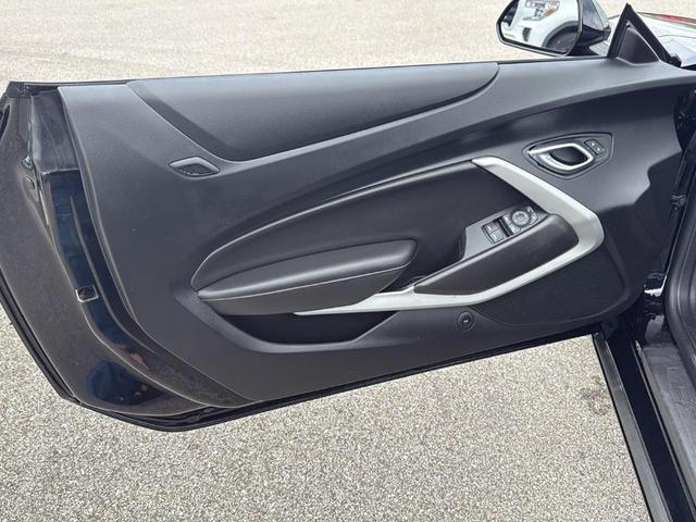 Photo of 2020 Black Chevrolet Camaro