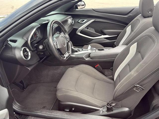 Photo of 2020 Black Chevrolet Camaro