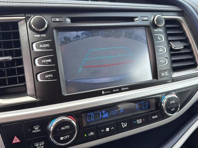 Photo of 2019 Shoreline Blue Pearl Toyota Highlander