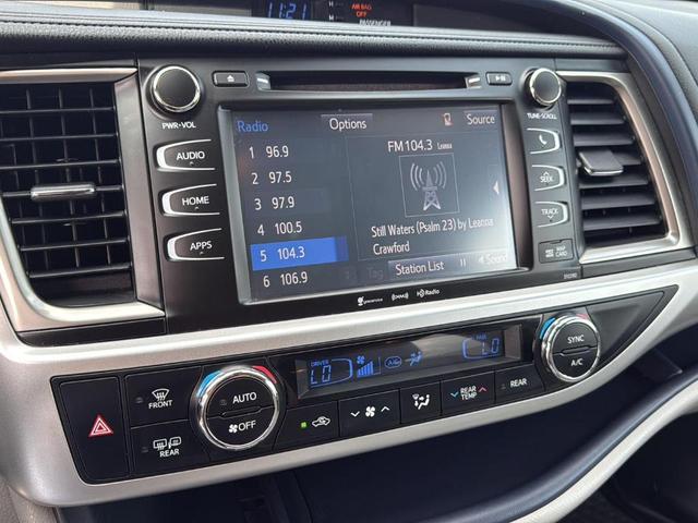 Photo of 2019 Shoreline Blue Pearl Toyota Highlander