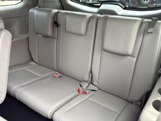 Photo of 2019 Shoreline Blue Pearl Toyota Highlander