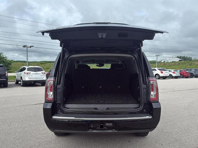 Photo of 2020 Onyx Black GMC Yukon XL